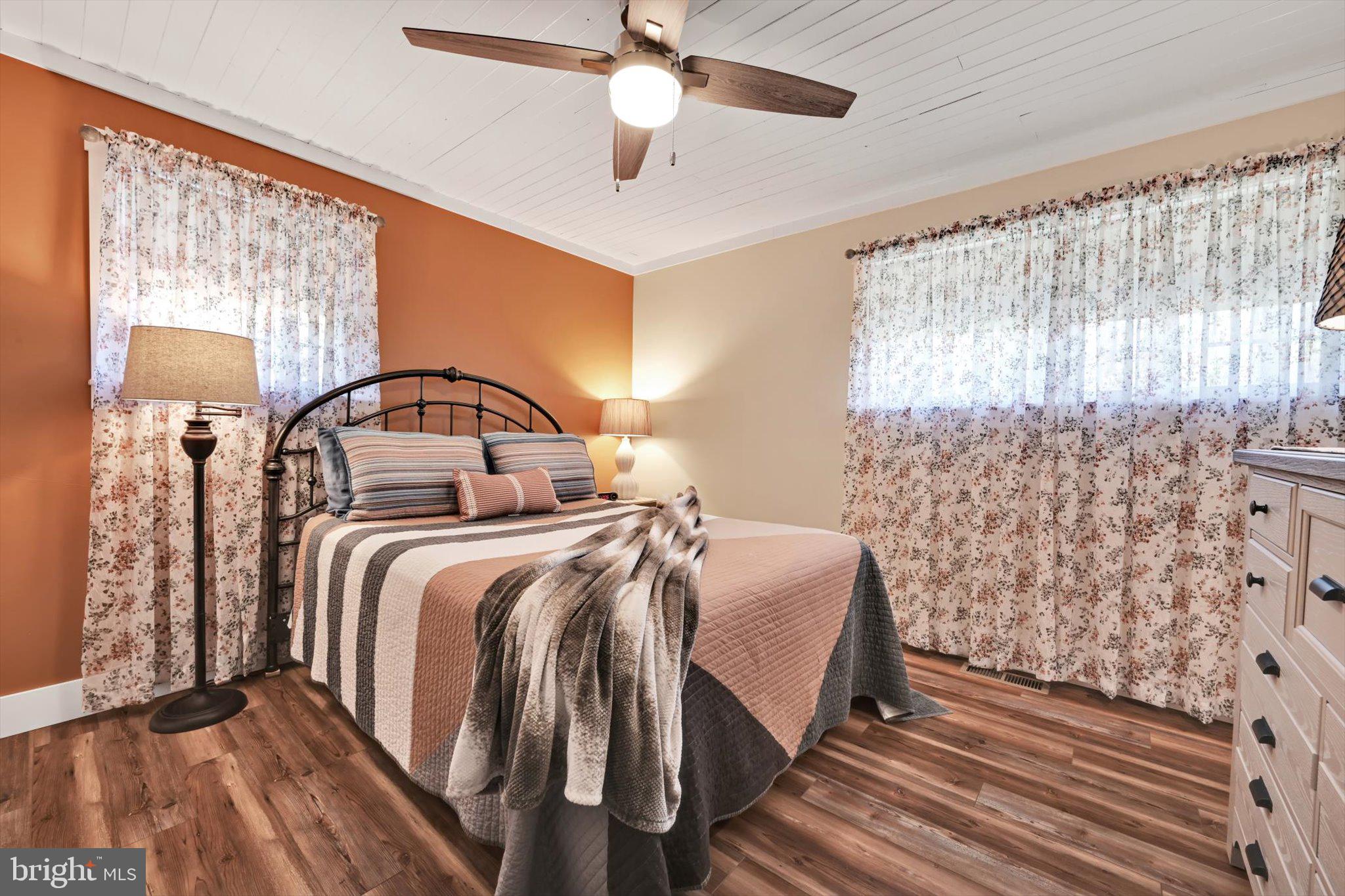 LAKE WYNONAH - Residential