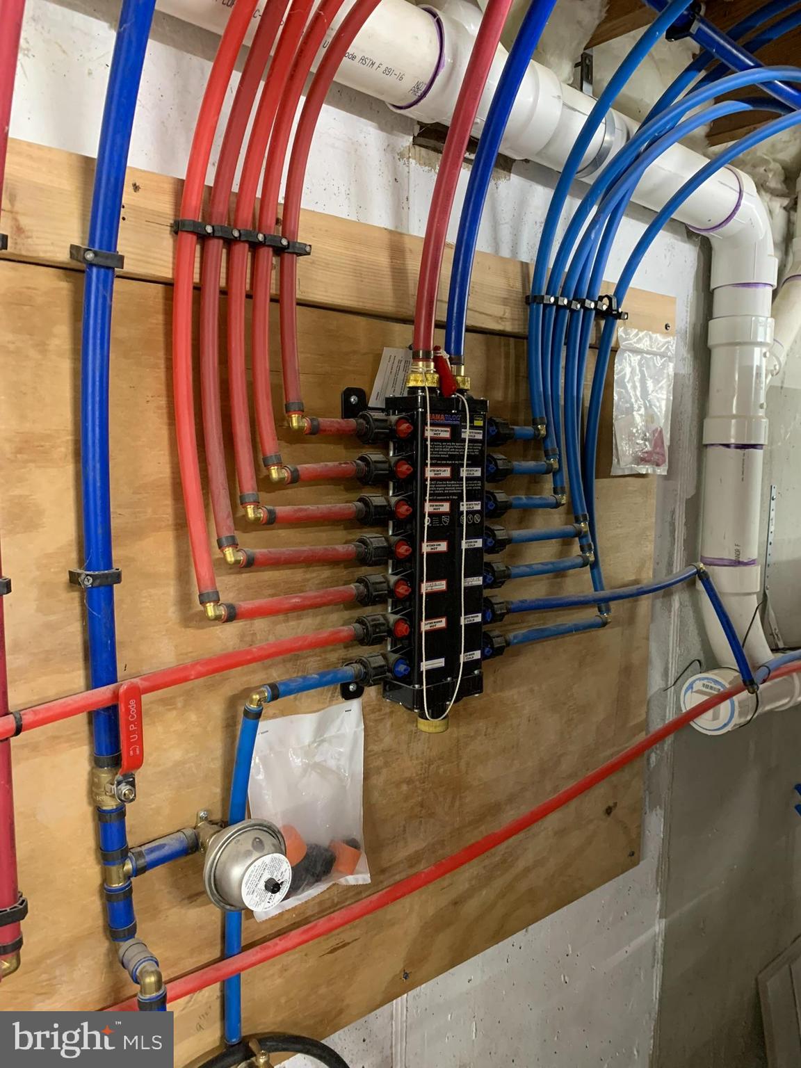 LAKE WYNONAH - Residential