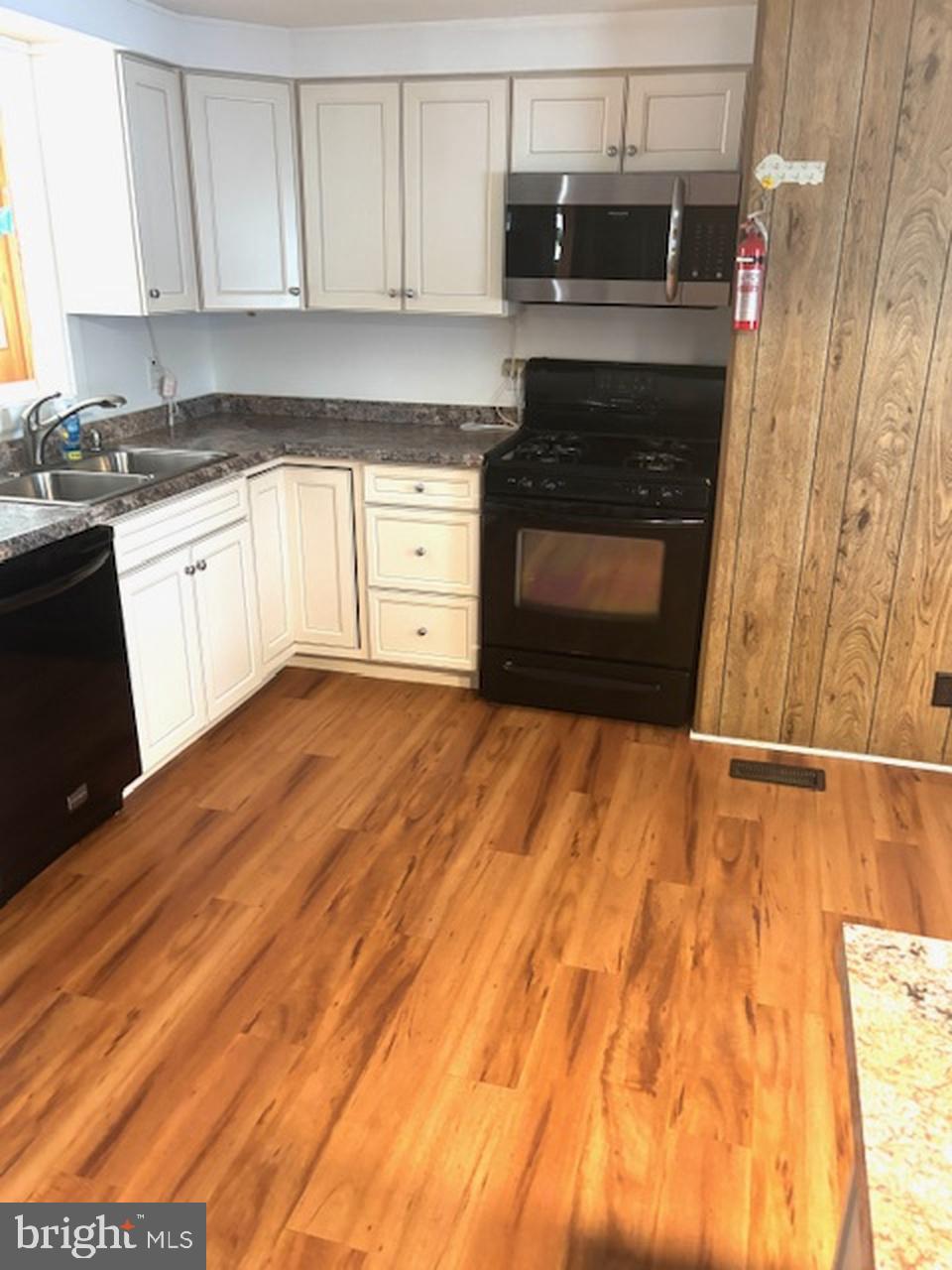 WEST BAY PARK - Residential