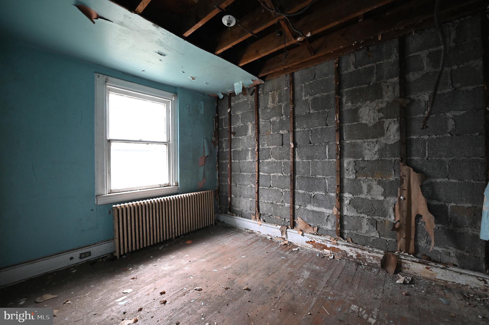 CRESTWOOD - Residential