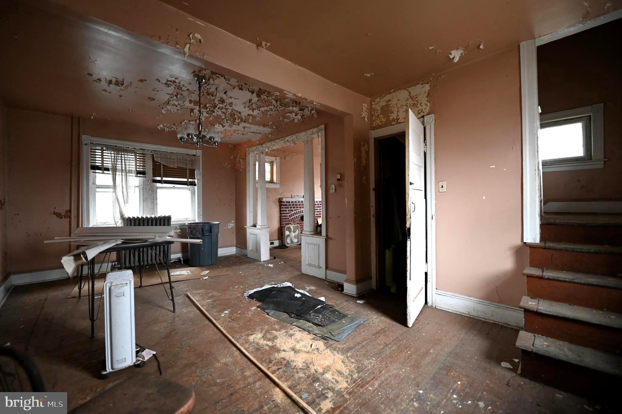 CRESTWOOD - Residential