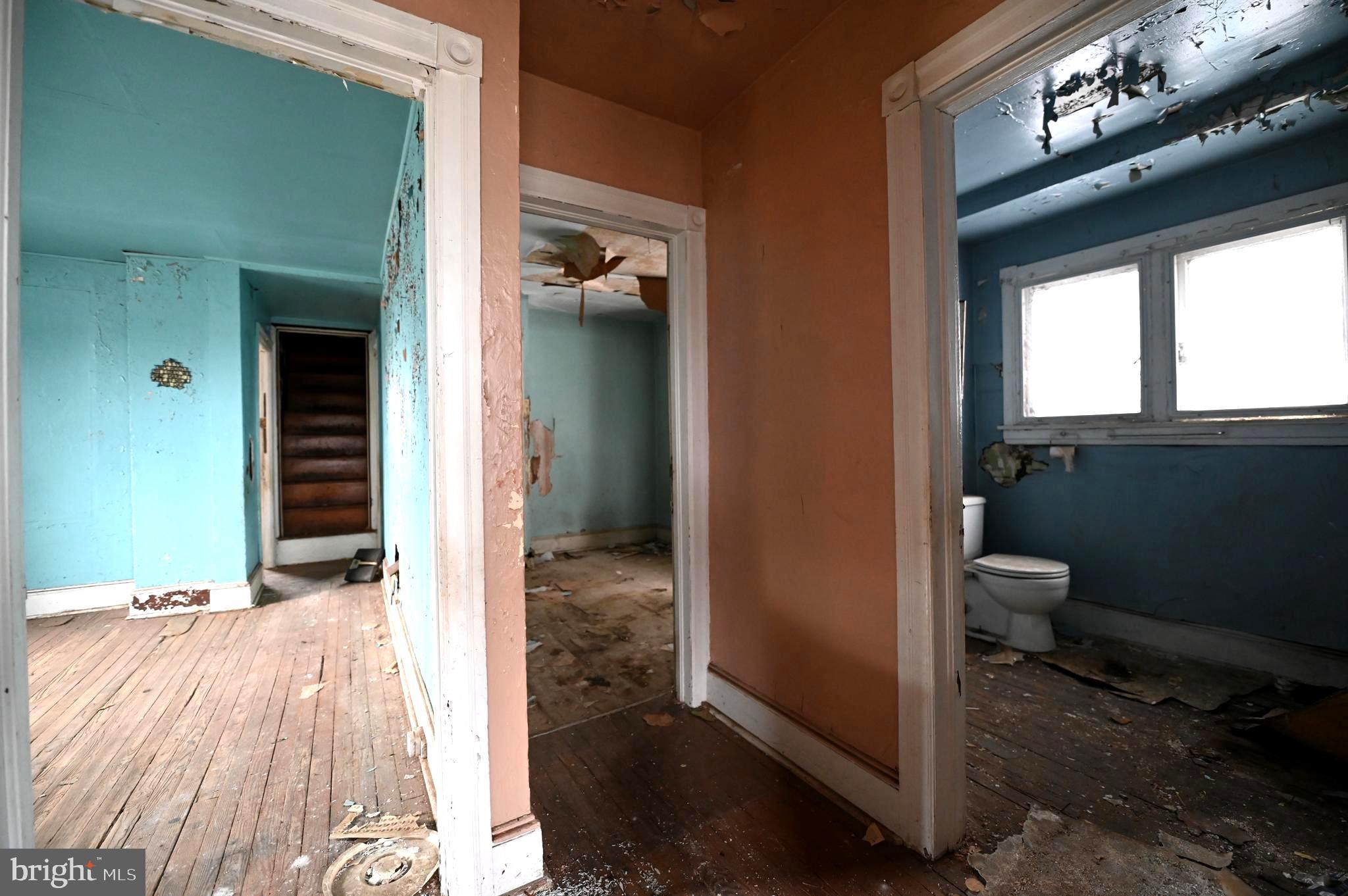 CRESTWOOD - Residential