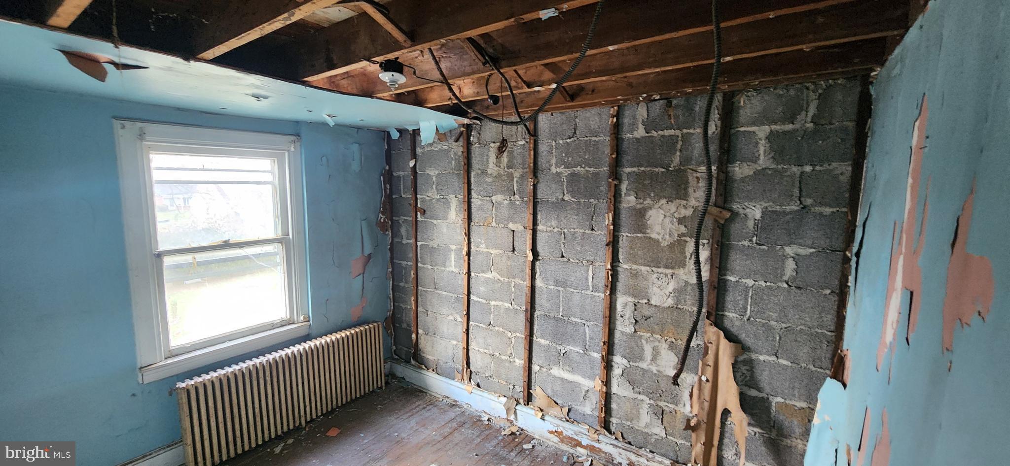 CRESTWOOD - Residential