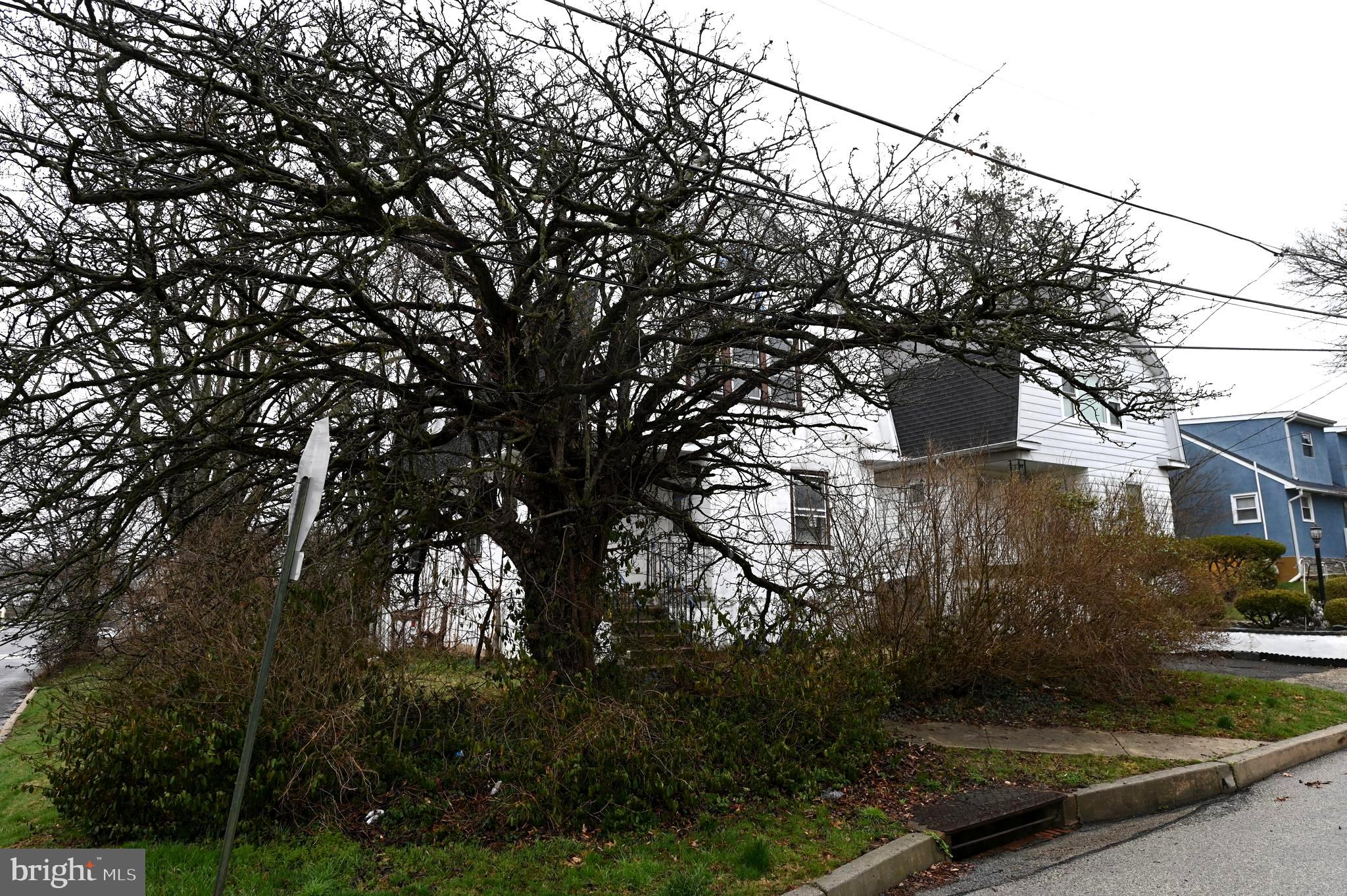 CRESTWOOD - Residential