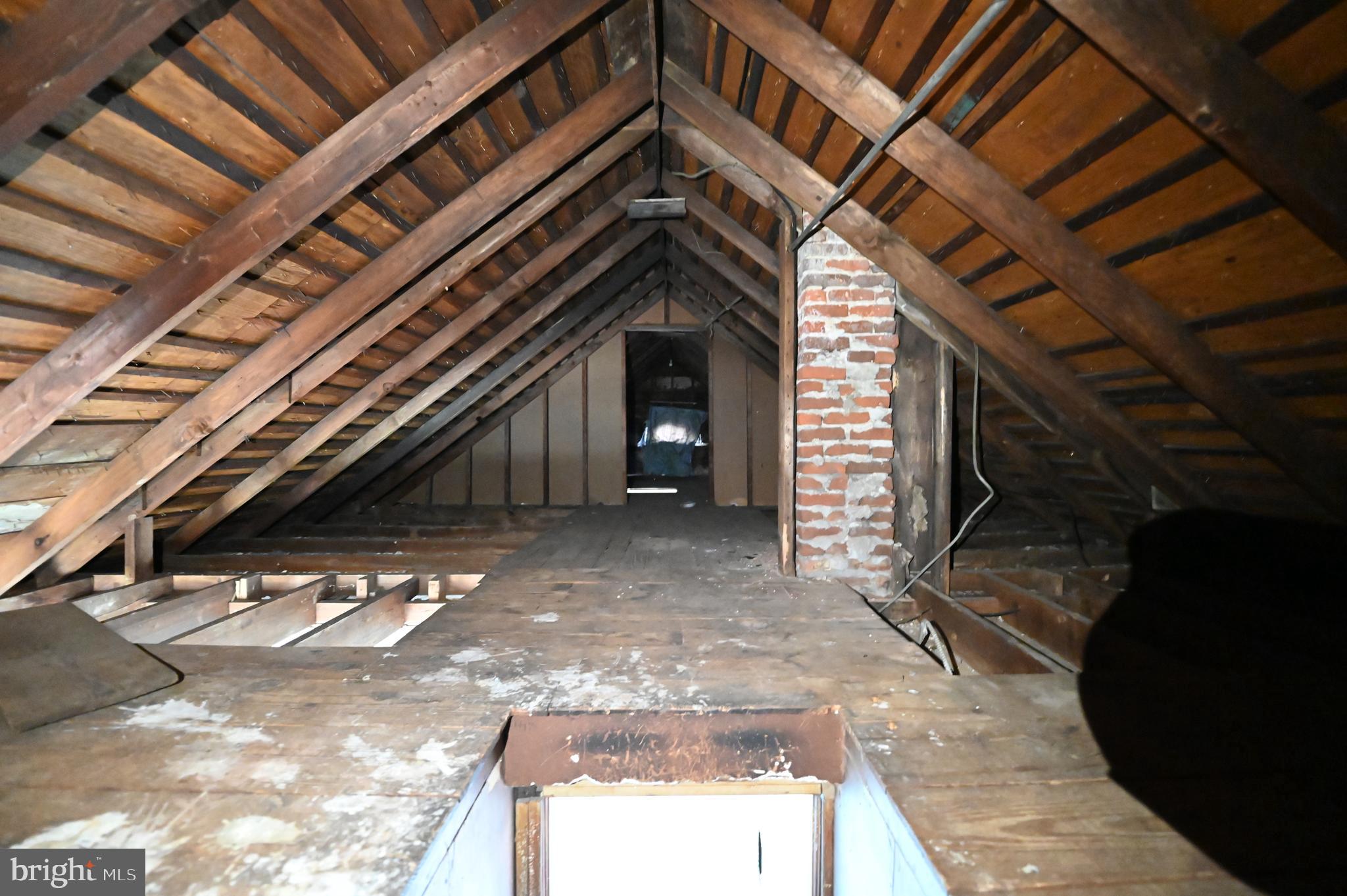 CRESTWOOD - Residential