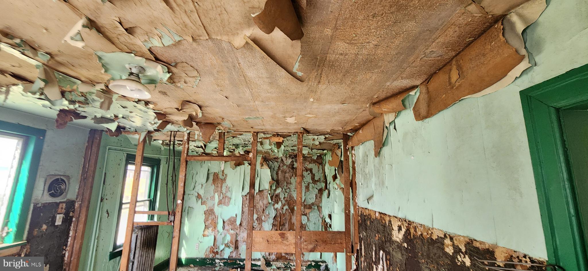 CRESTWOOD - Residential