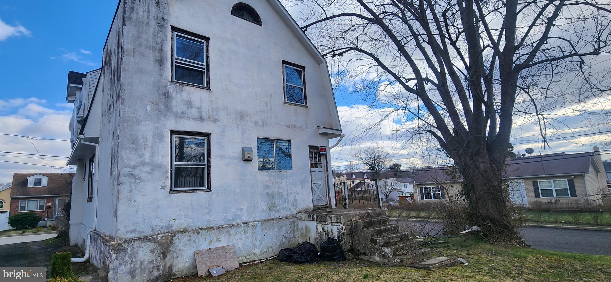 CRESTWOOD - Residential