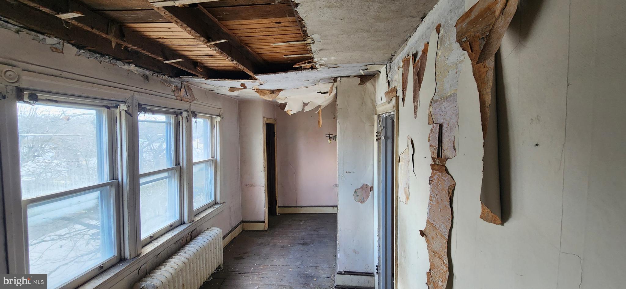 CRESTWOOD - Residential