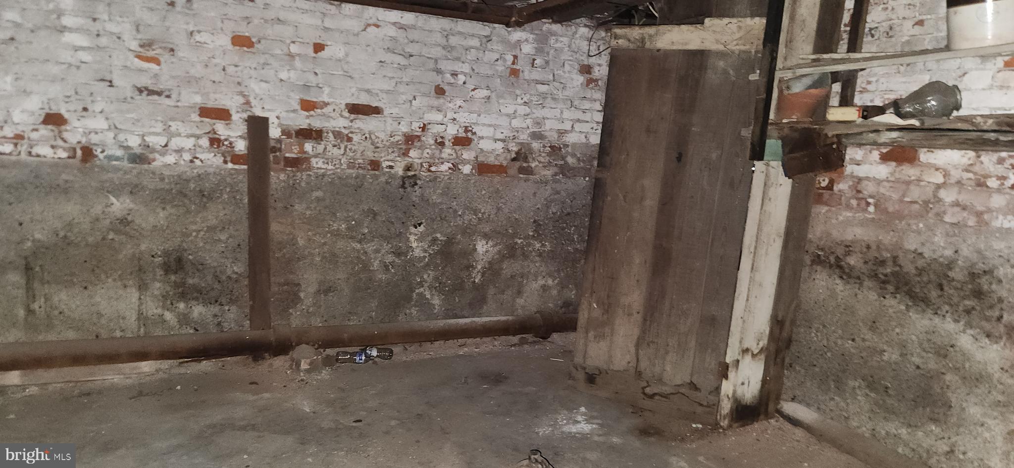 CRESTWOOD - Residential