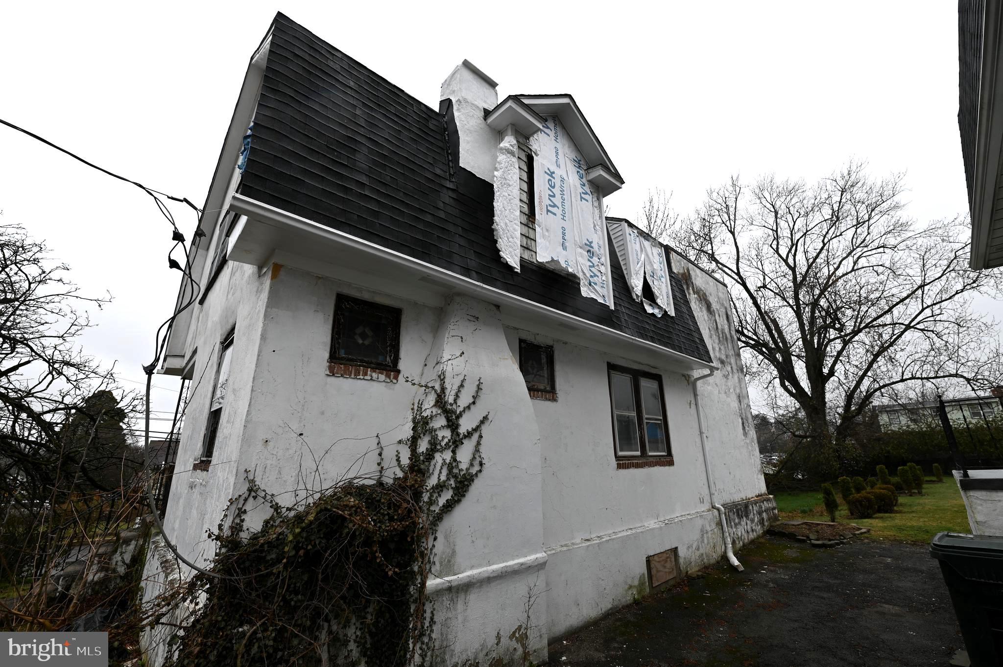 CRESTWOOD - Residential