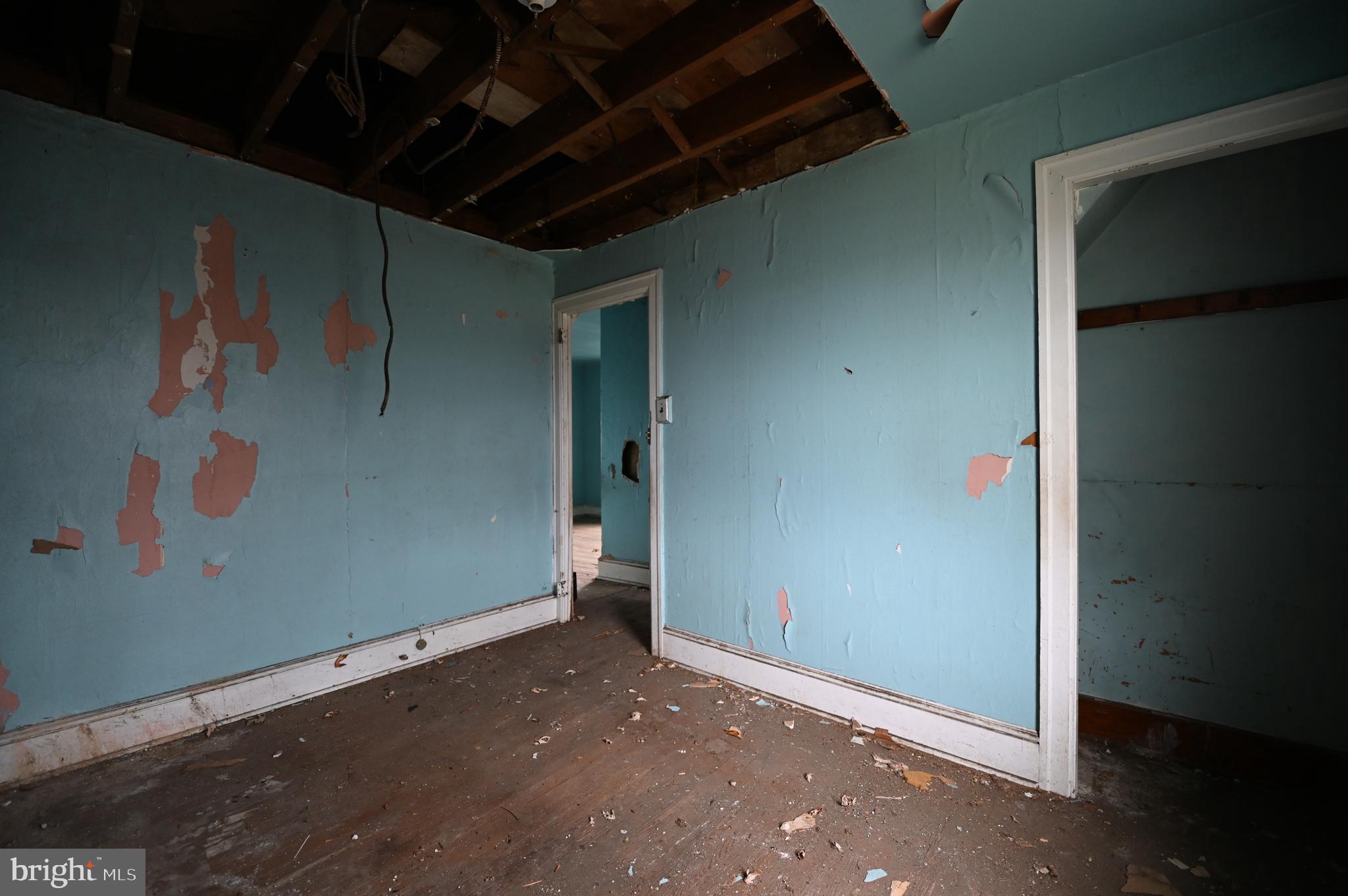 CRESTWOOD - Residential