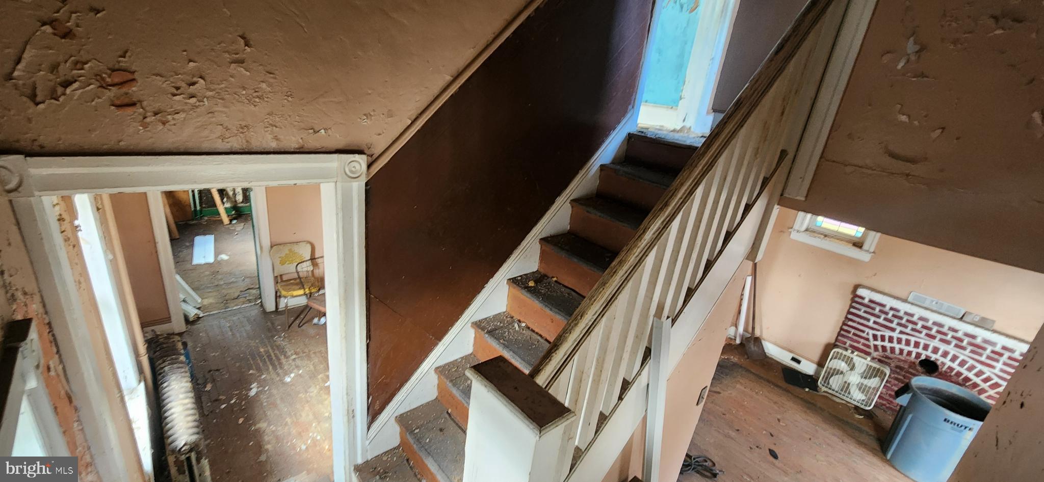 CRESTWOOD - Residential