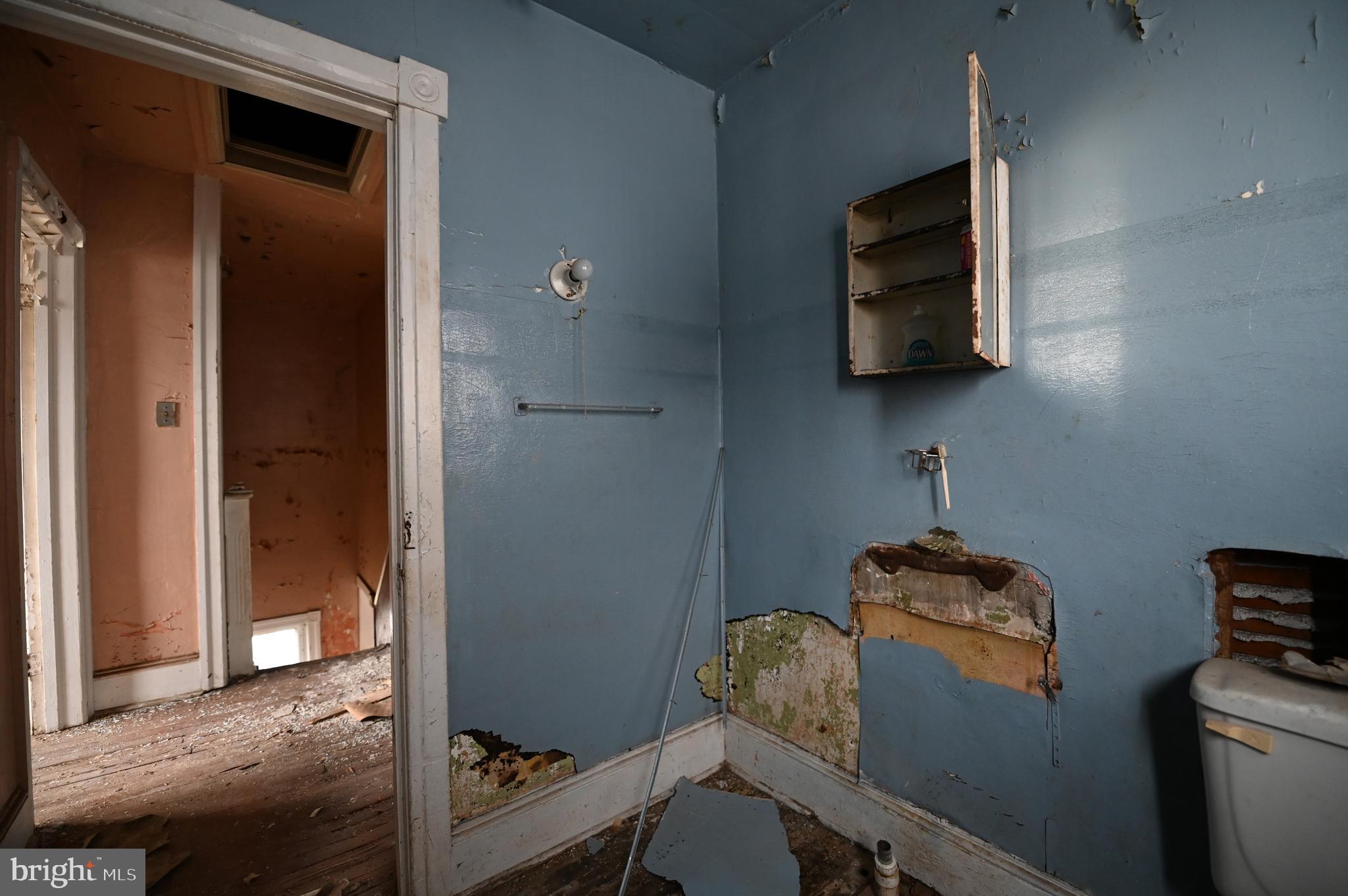 CRESTWOOD - Residential