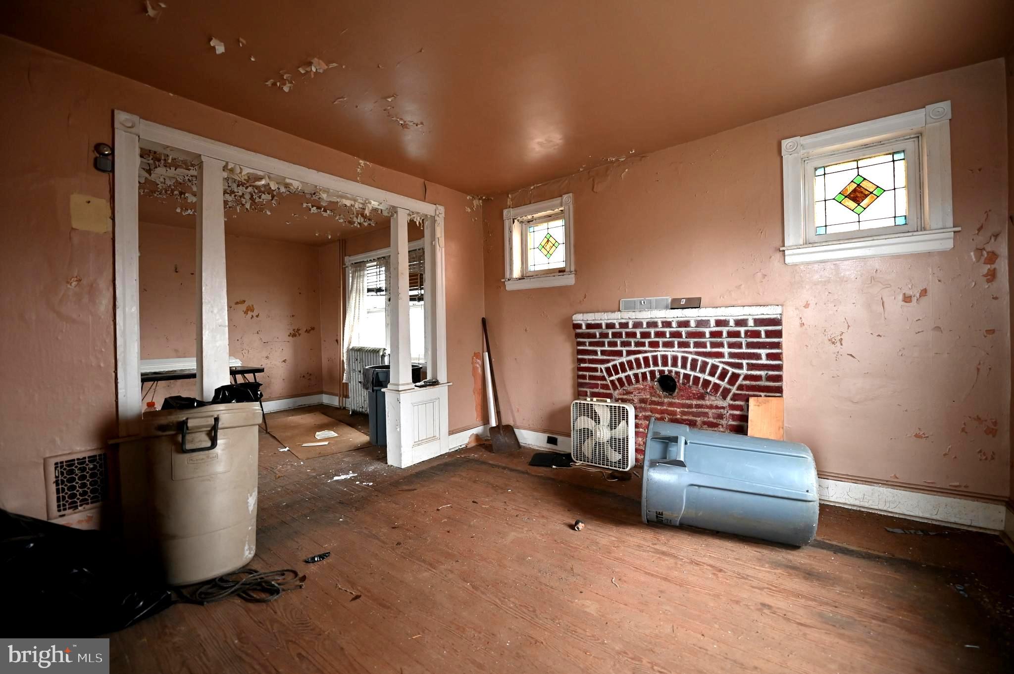 CRESTWOOD - Residential