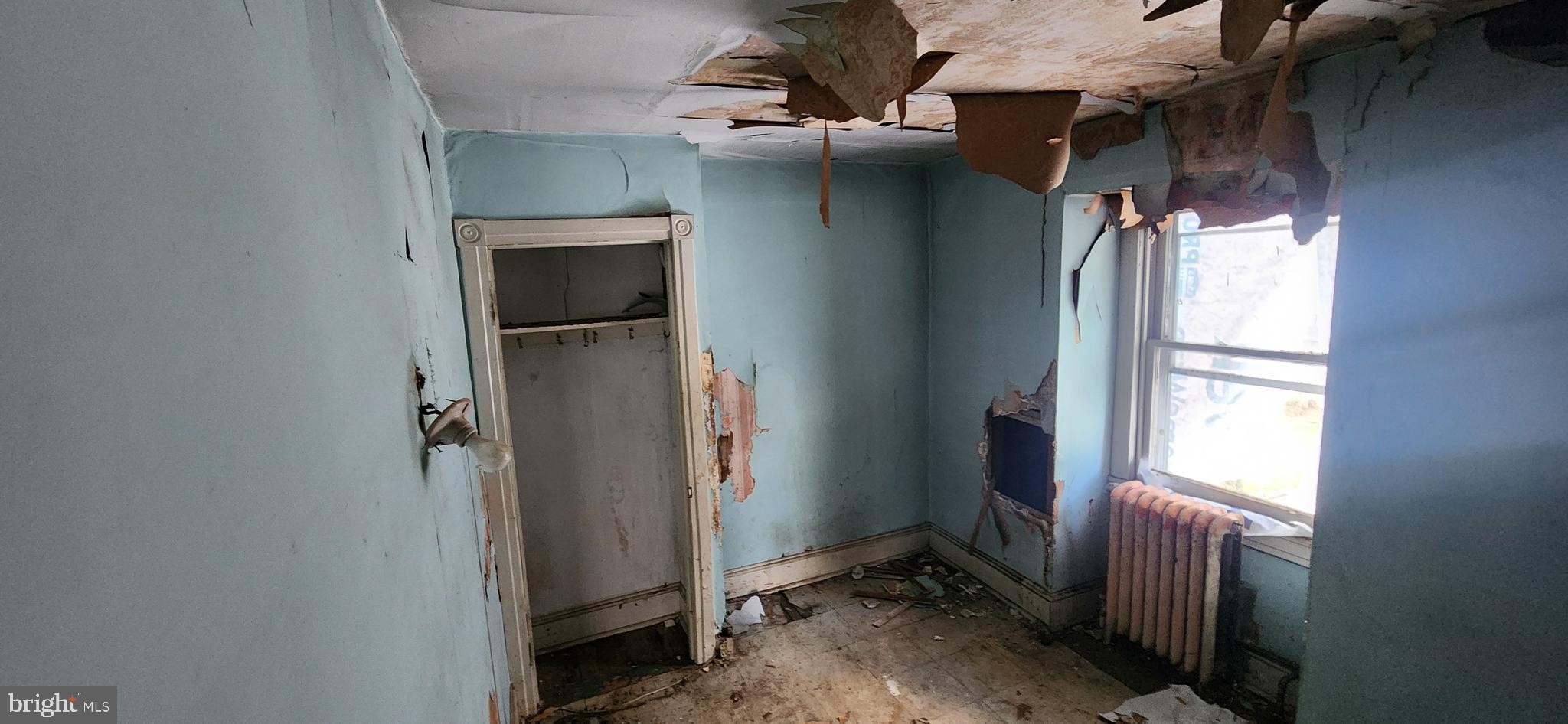 CRESTWOOD - Residential