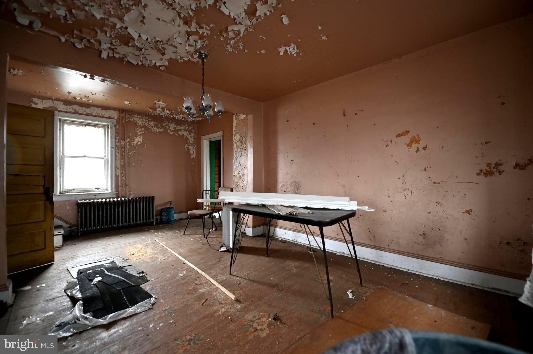 CRESTWOOD - Residential