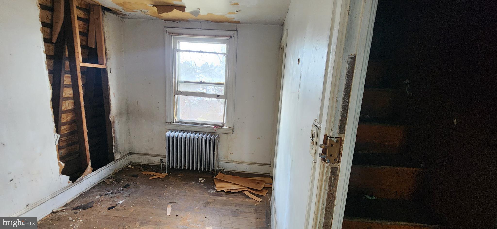 CRESTWOOD - Residential