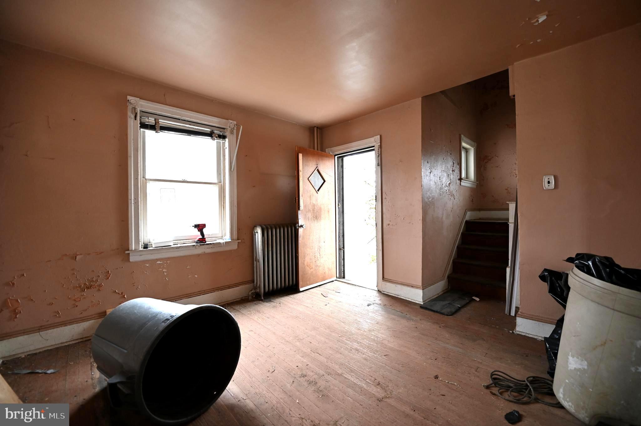 CRESTWOOD - Residential