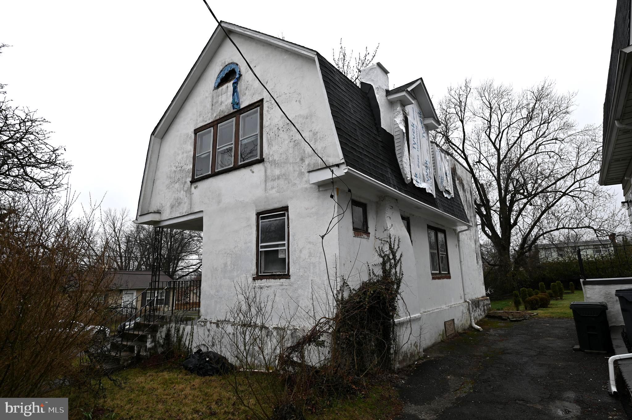 CRESTWOOD - Residential