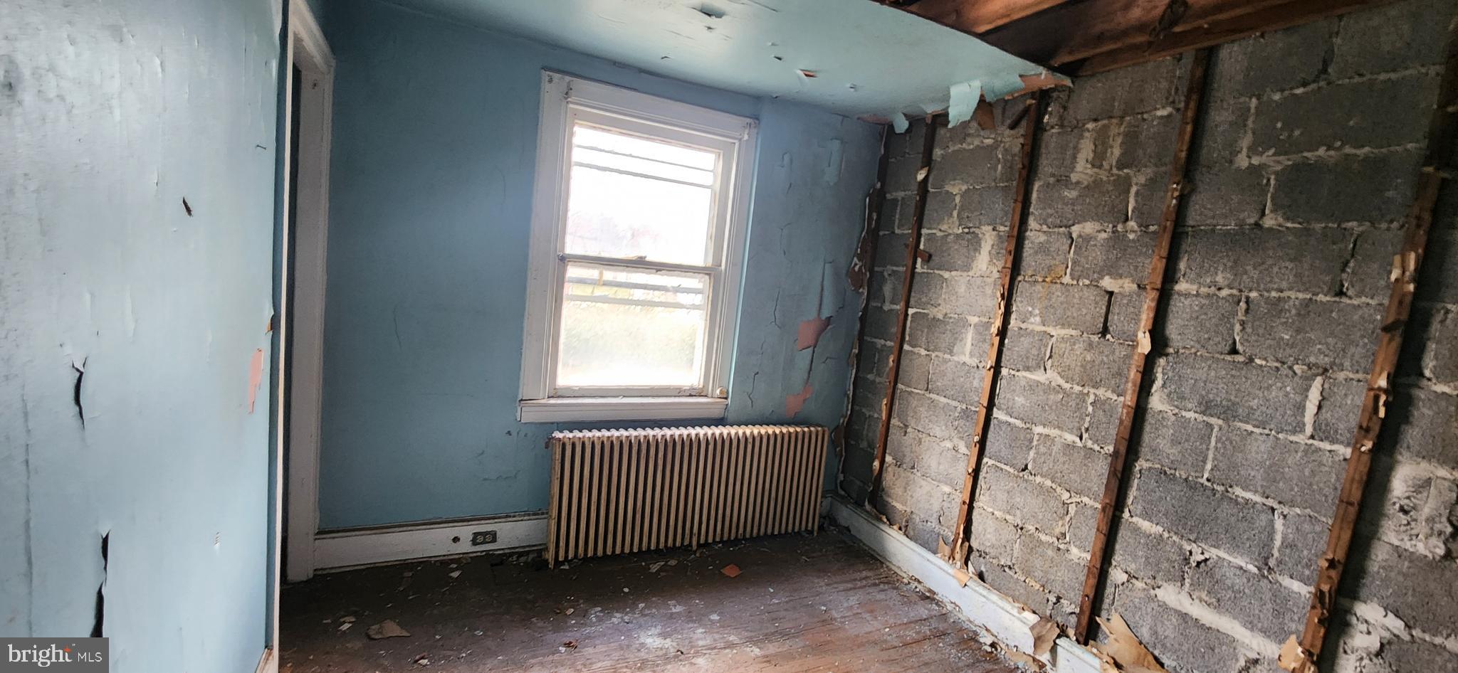 CRESTWOOD - Residential