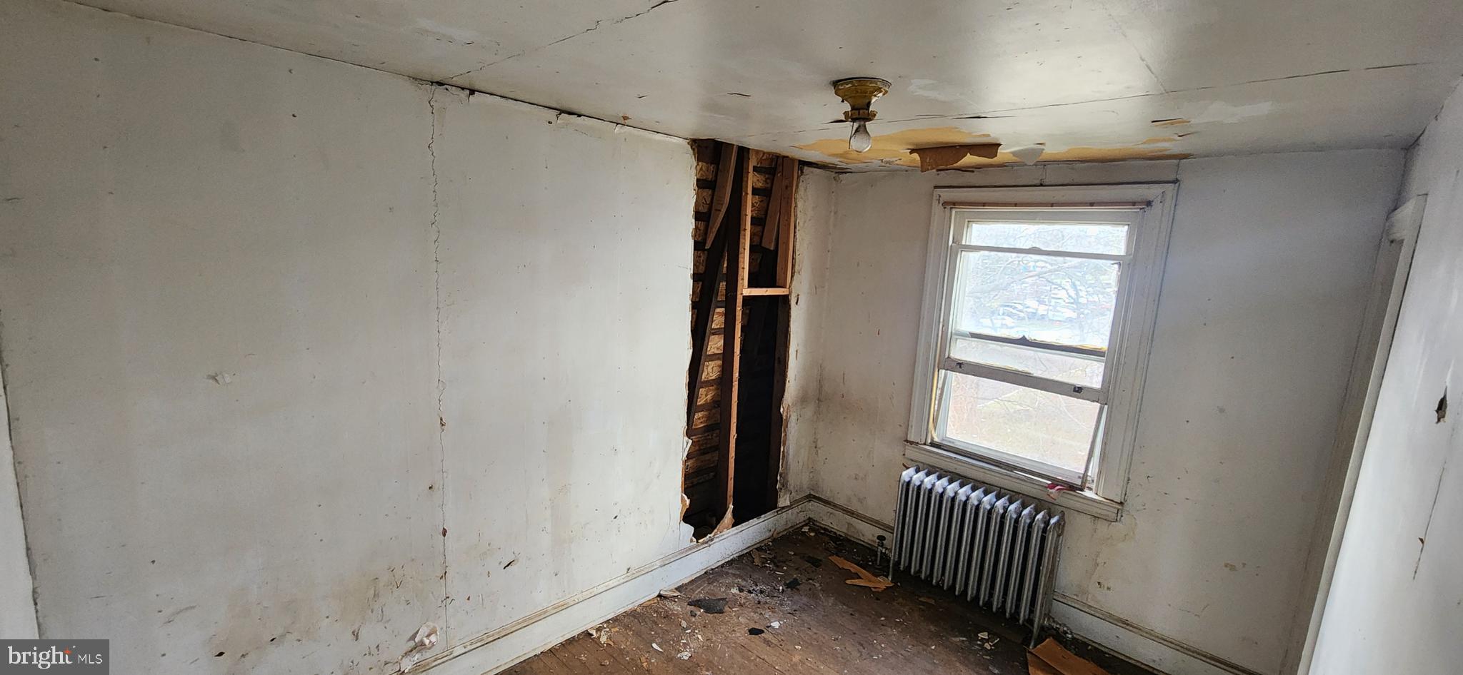 CRESTWOOD - Residential