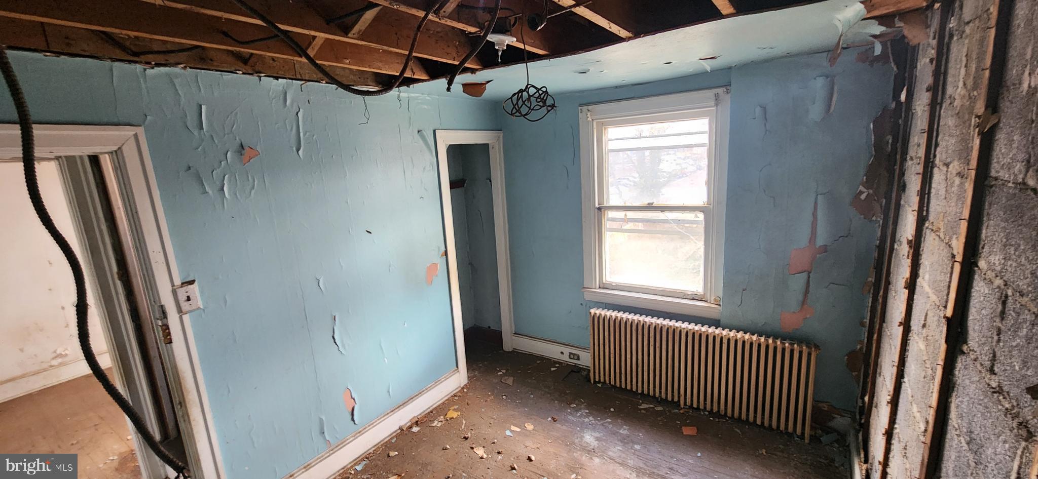 CRESTWOOD - Residential