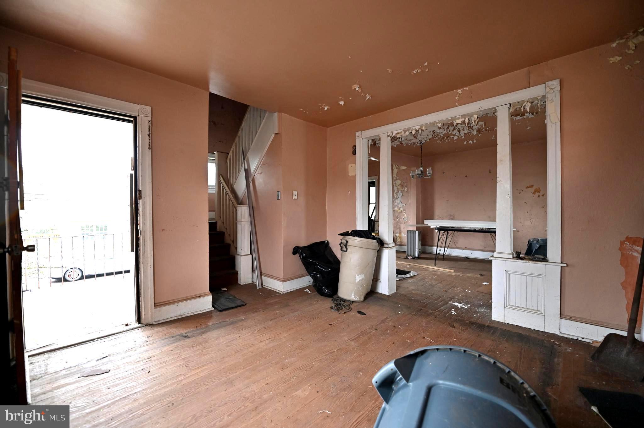 CRESTWOOD - Residential