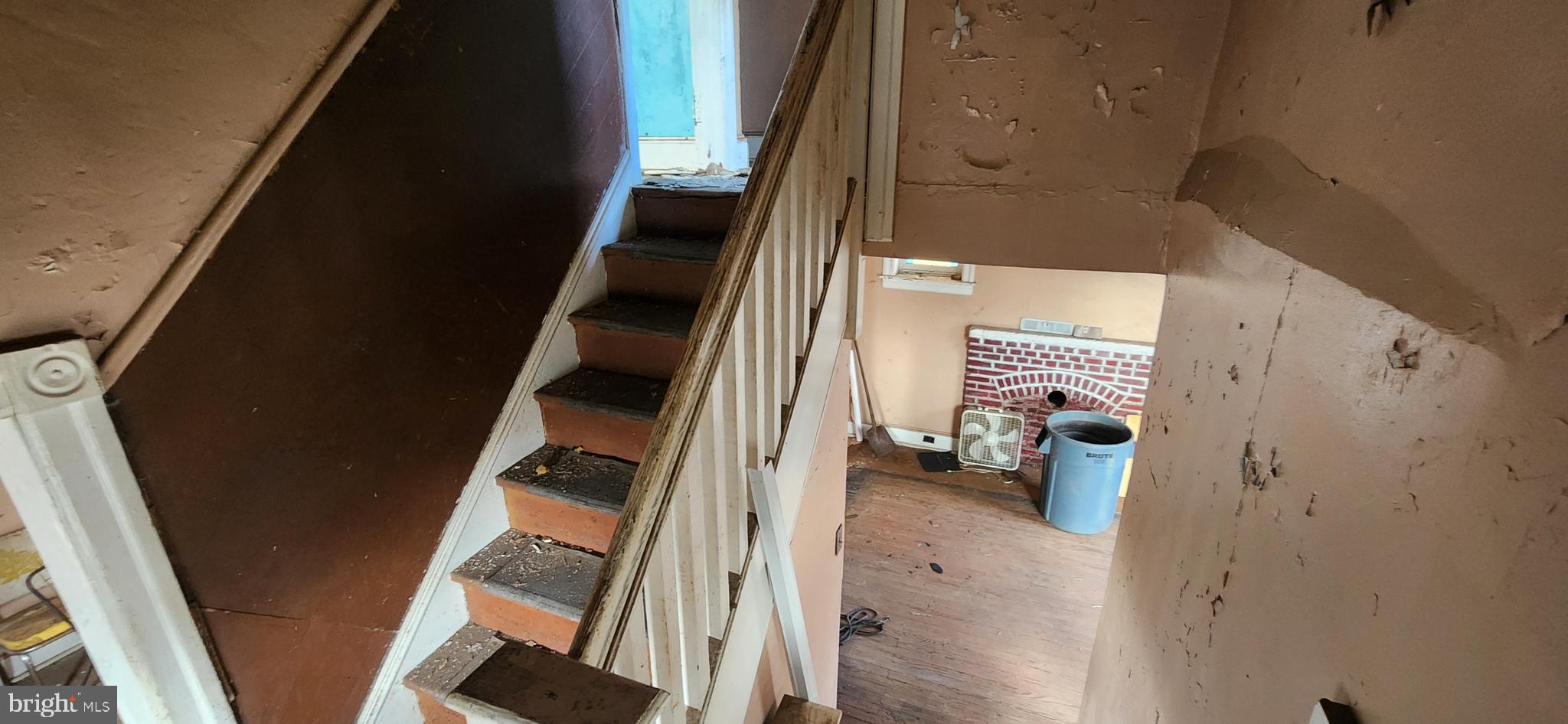 CRESTWOOD - Residential