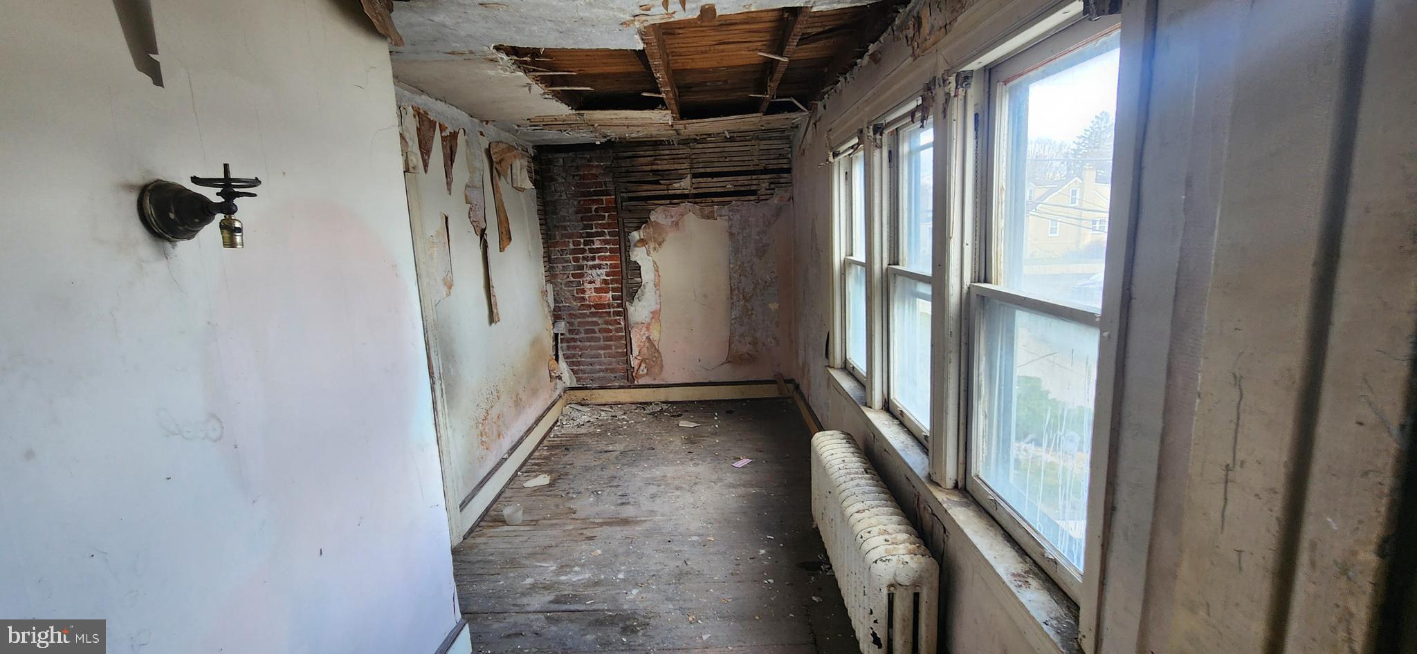 CRESTWOOD - Residential