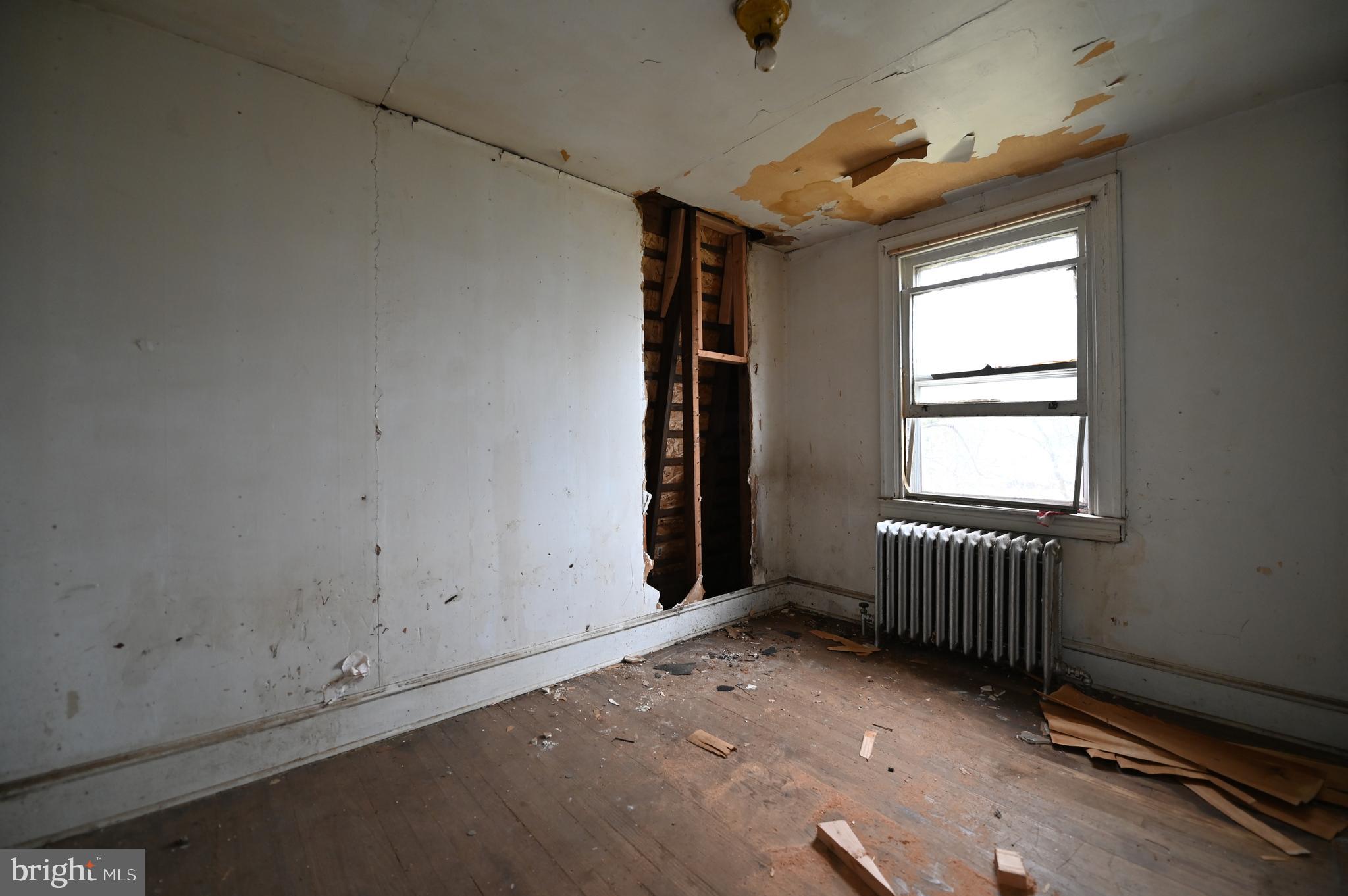 CRESTWOOD - Residential