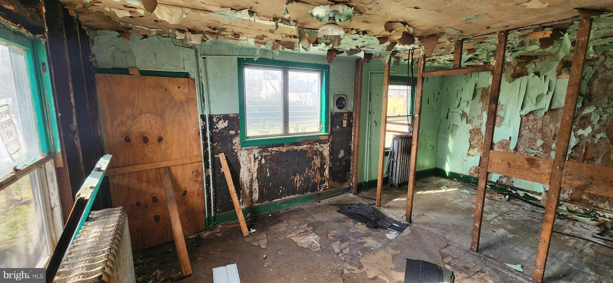 CRESTWOOD - Residential