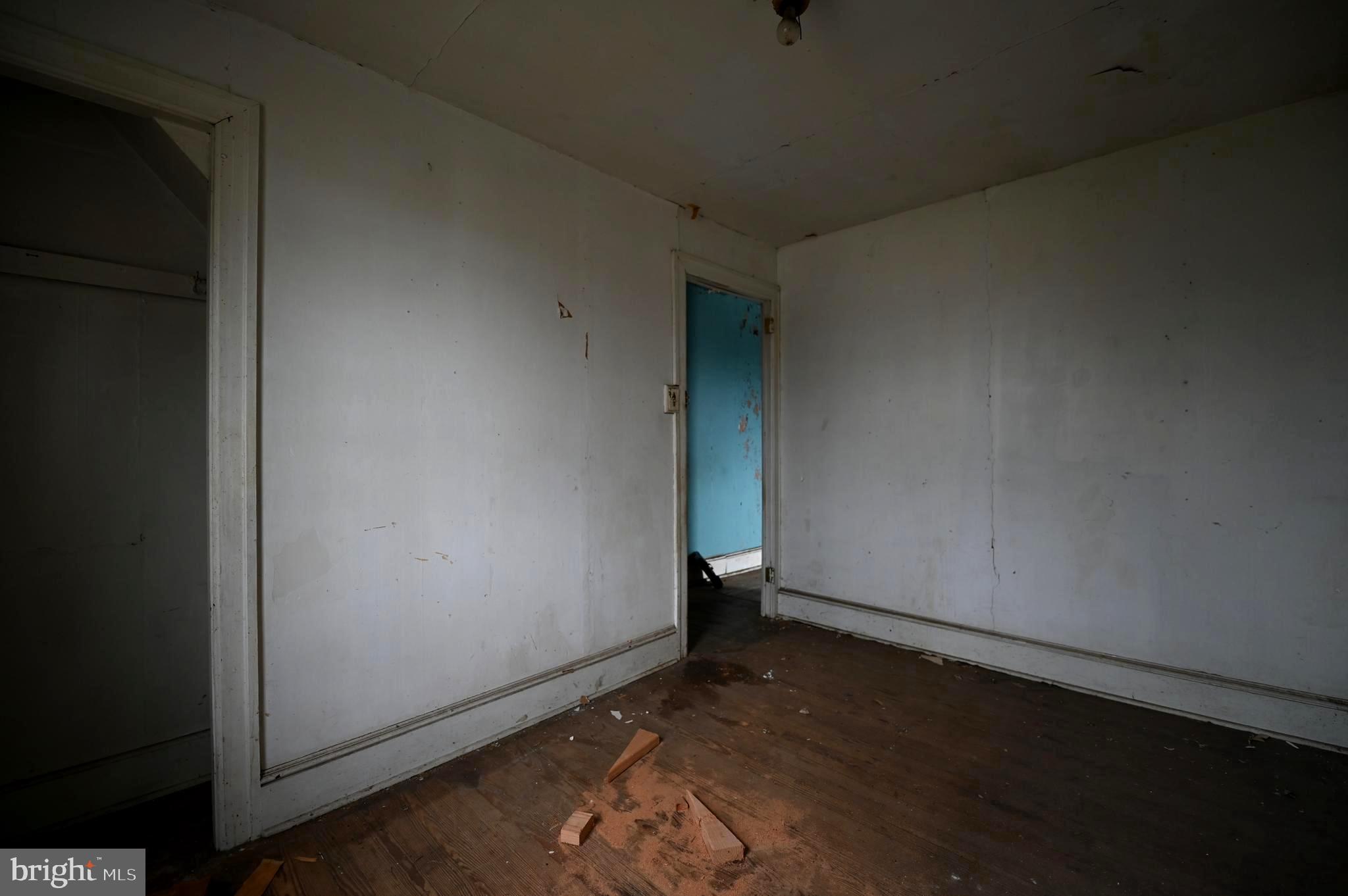 CRESTWOOD - Residential