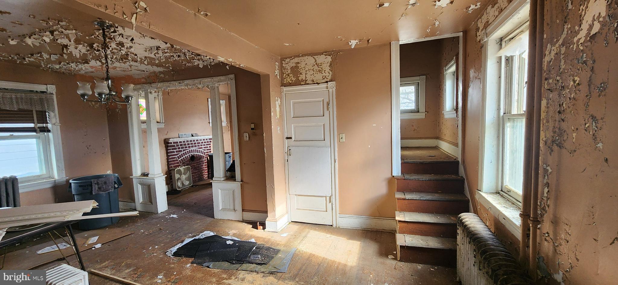 CRESTWOOD - Residential