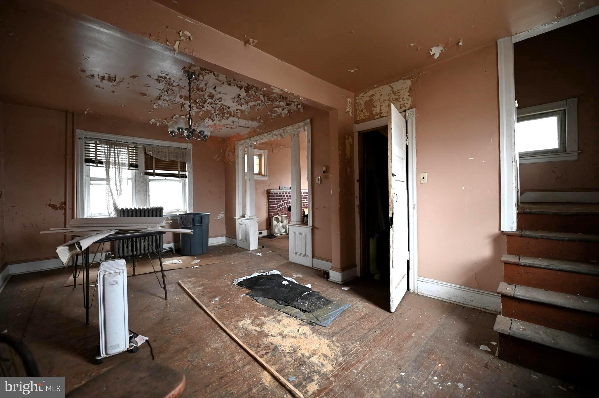 CRESTWOOD - Residential