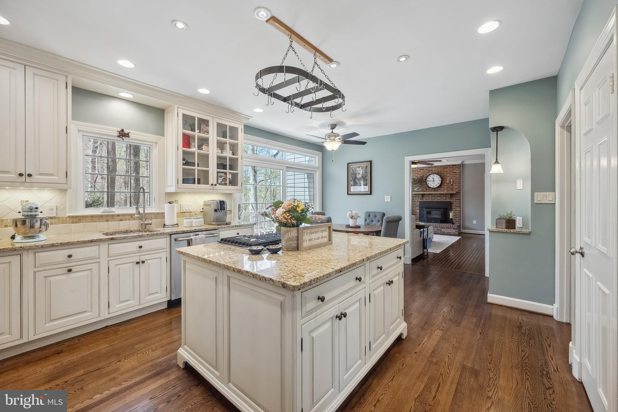 FAIRFAX STATION - Residential