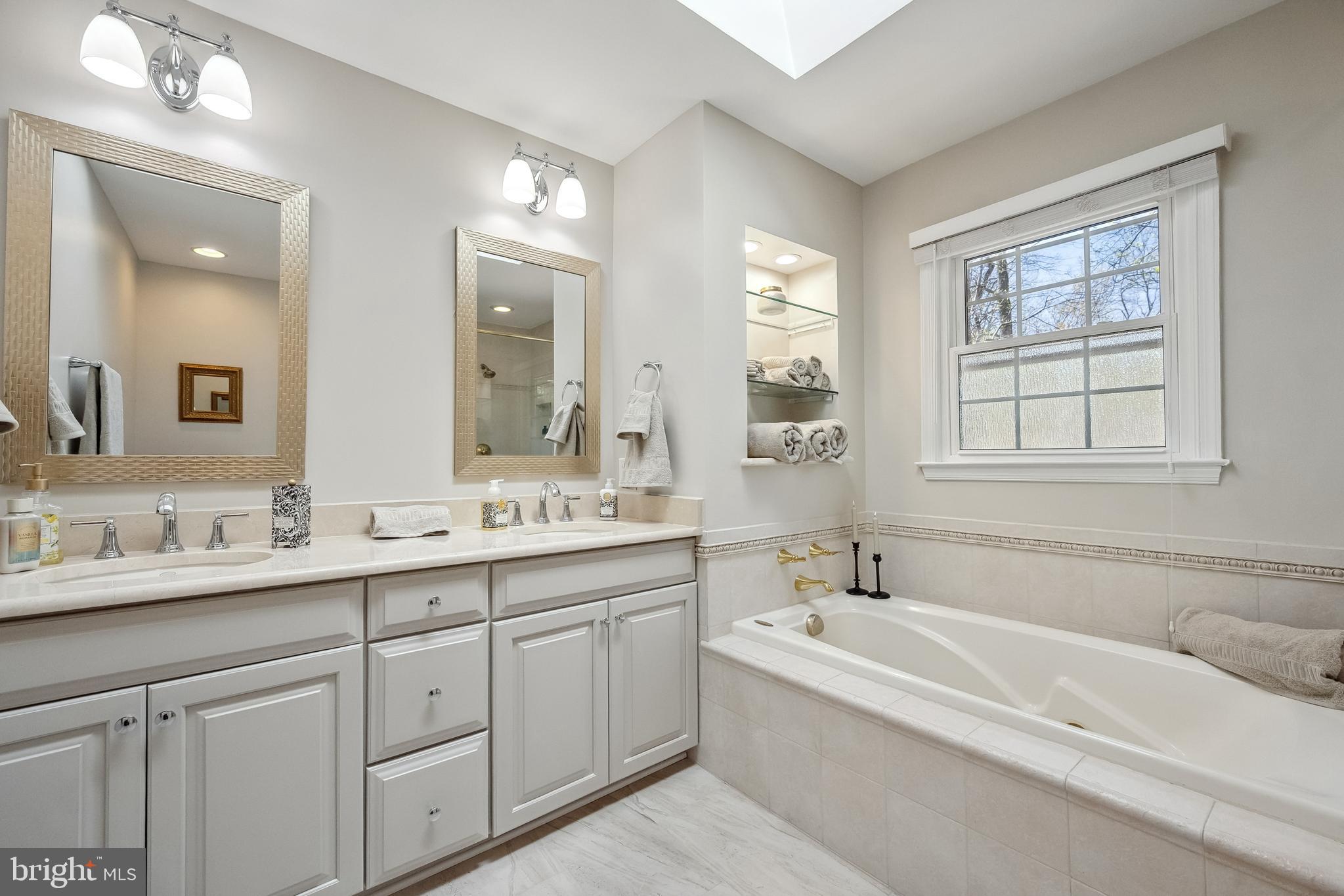 FAIRFAX STATION - Residential