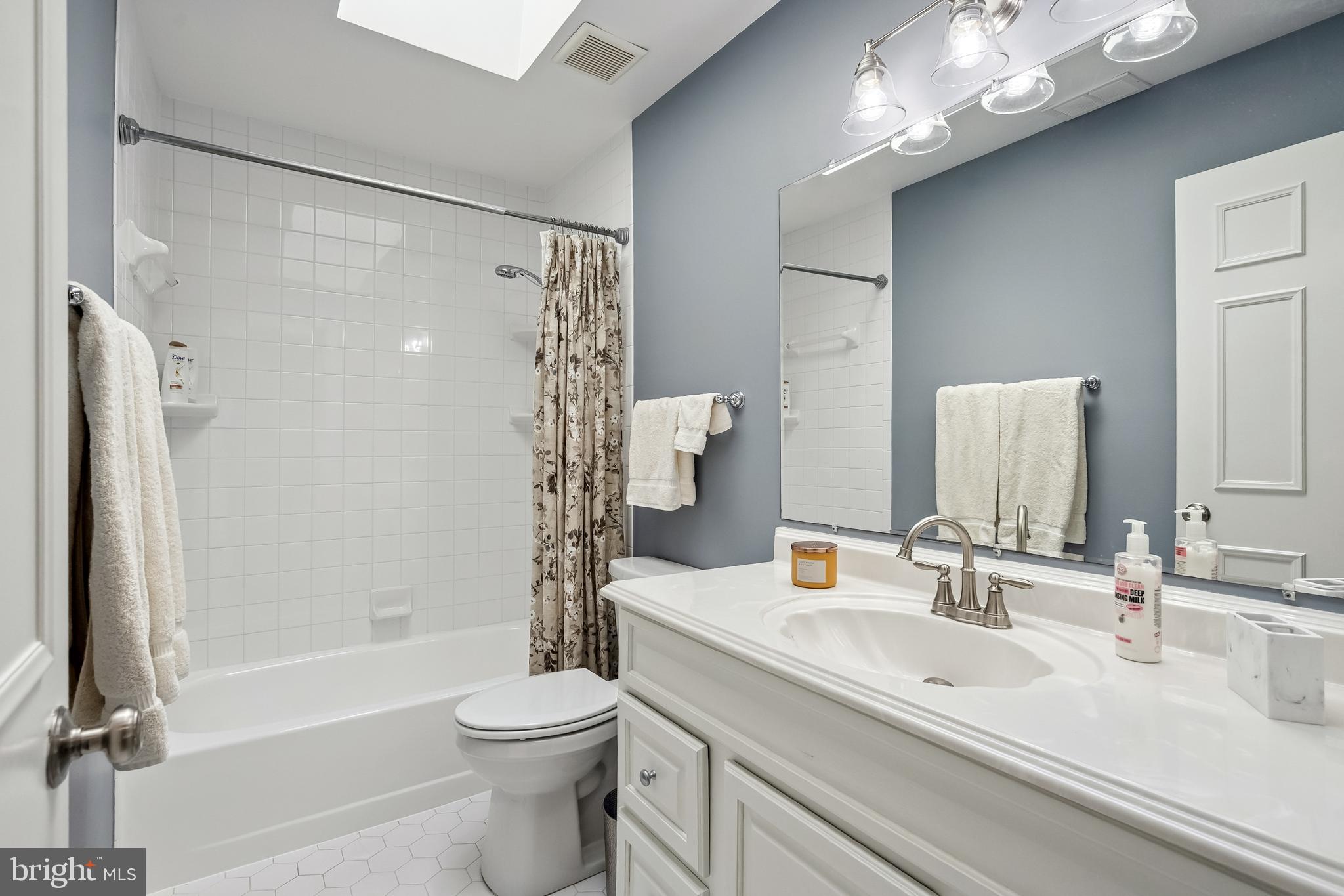 FAIRFAX STATION - Residential