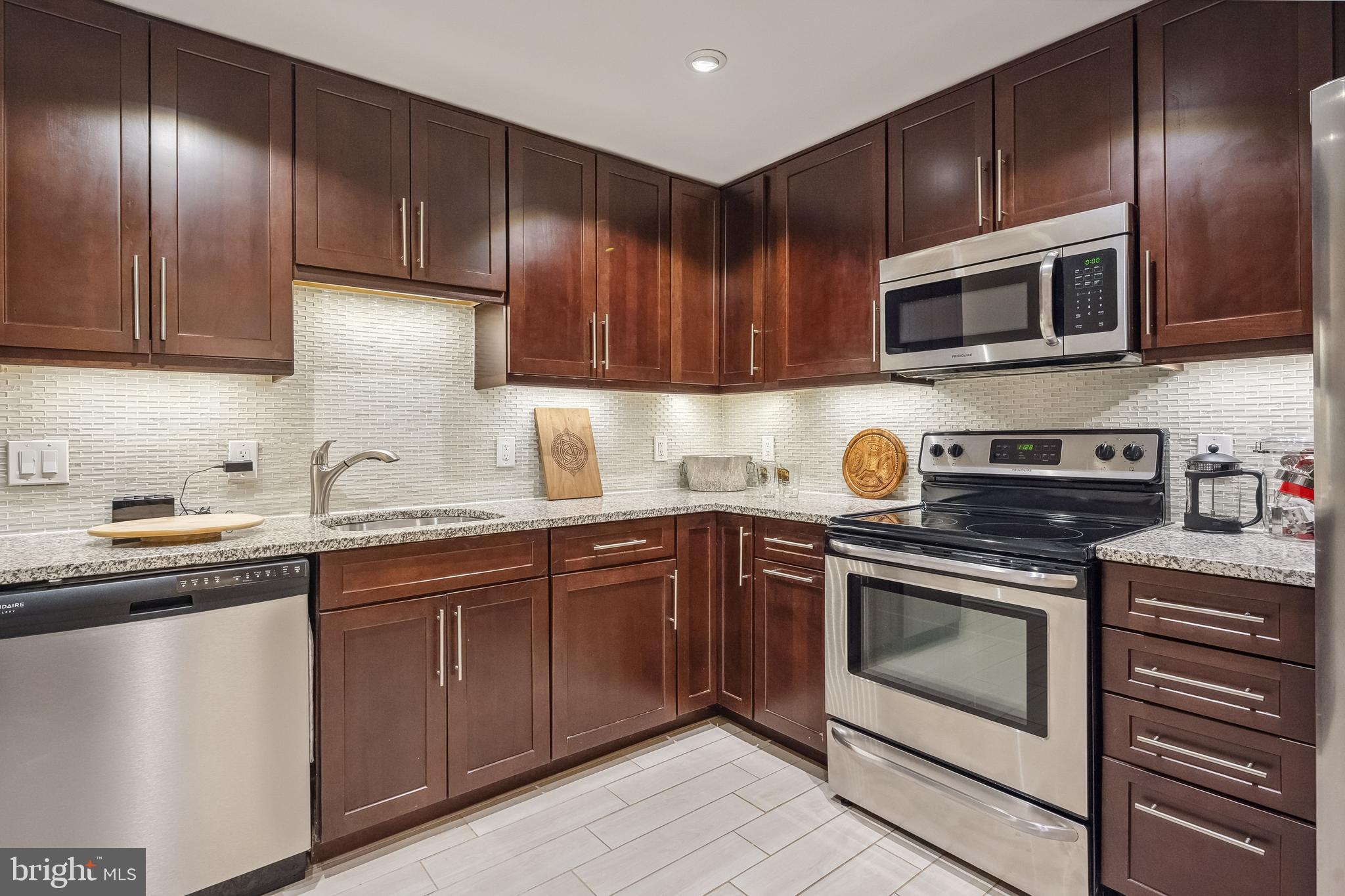 FAIRFAX STATION - Residential