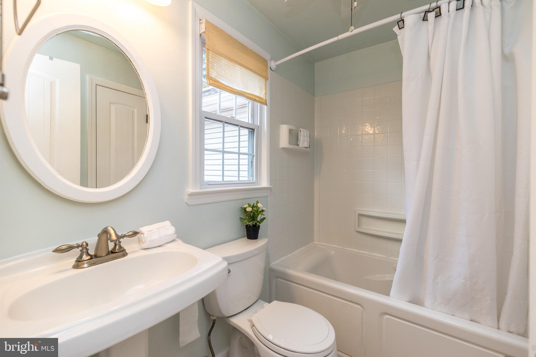 DURHAM VILLAGE - Residential