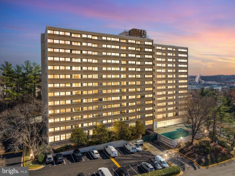Photo of 5911 Edsall Road #PH 10, ALEXANDRIA, VA 22304 (MLS # VAAX2066084)
