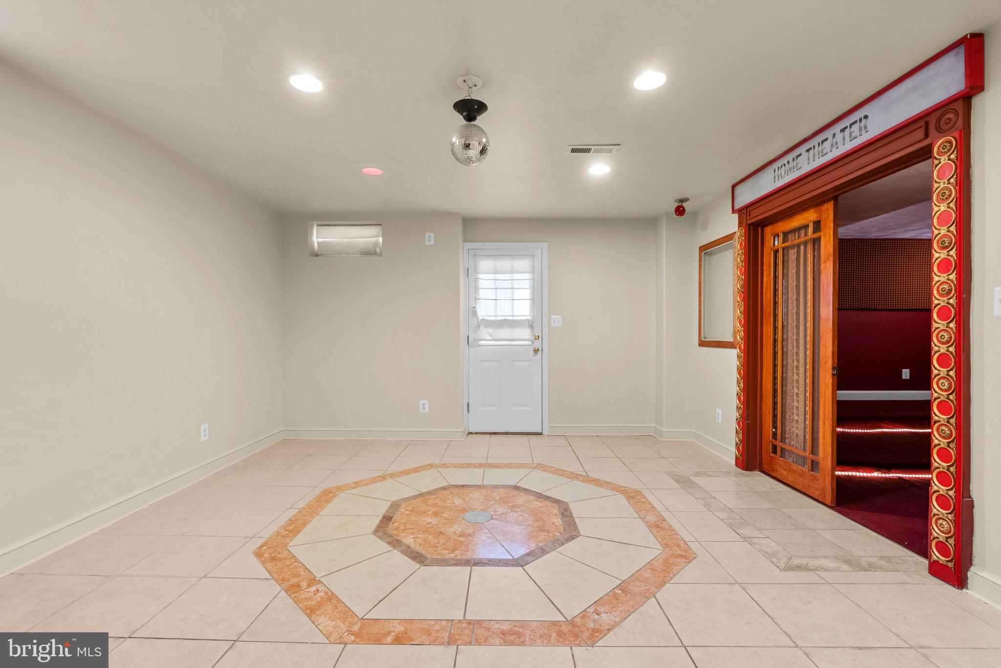 SOMERSET - Residential