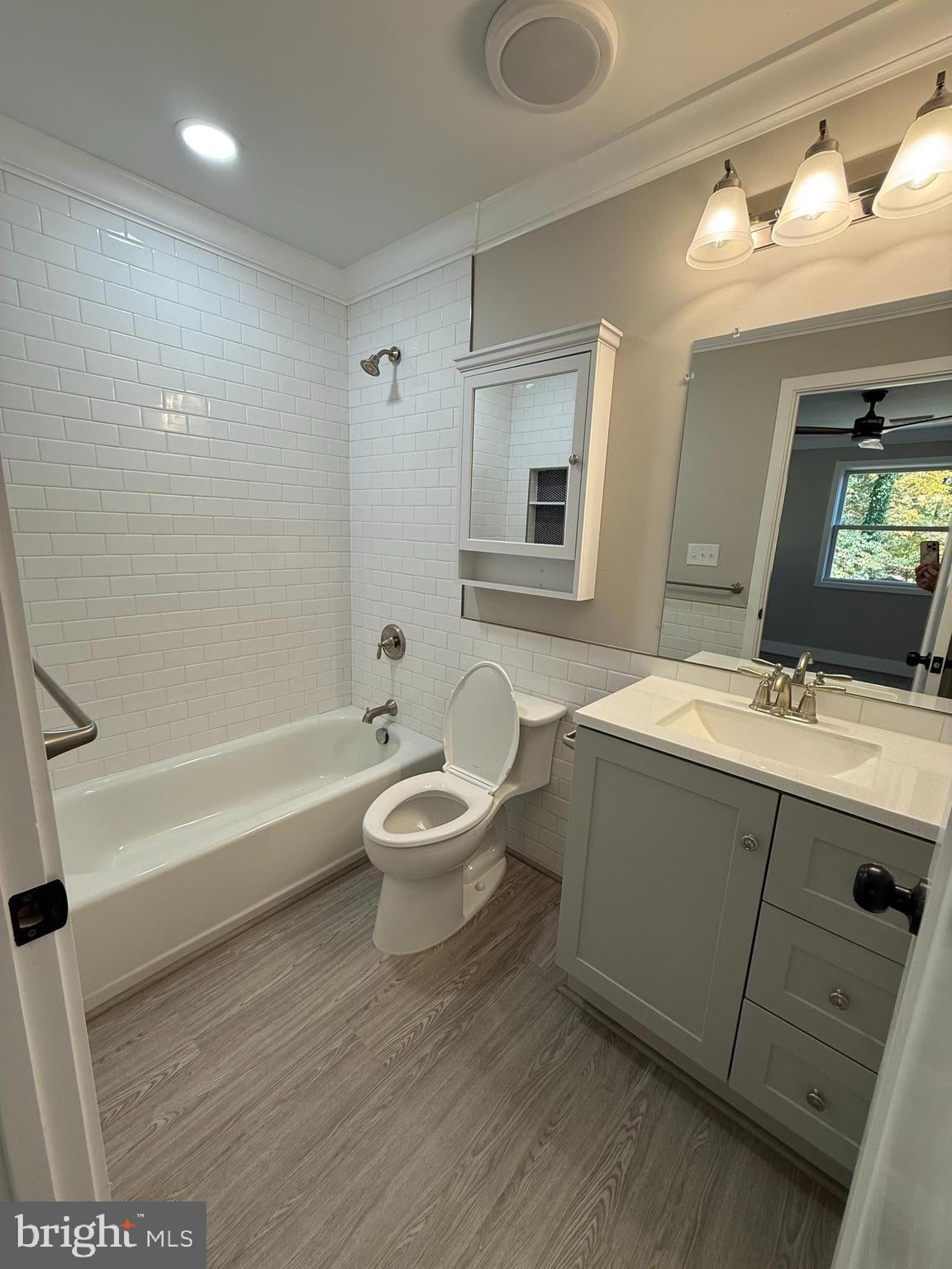 453 WALNUT DRIVE