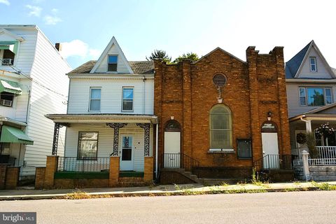 Photo of 21 N Chestnut Street, MT CARMEL, PA 17851 (MLS # PANU2002662)