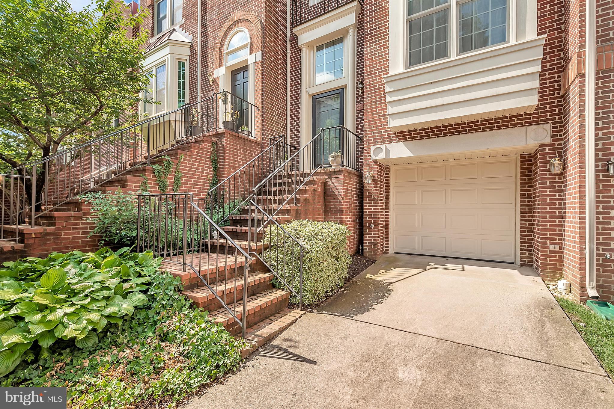 LENOX PLACE AT SUNNYSIDE - Residential