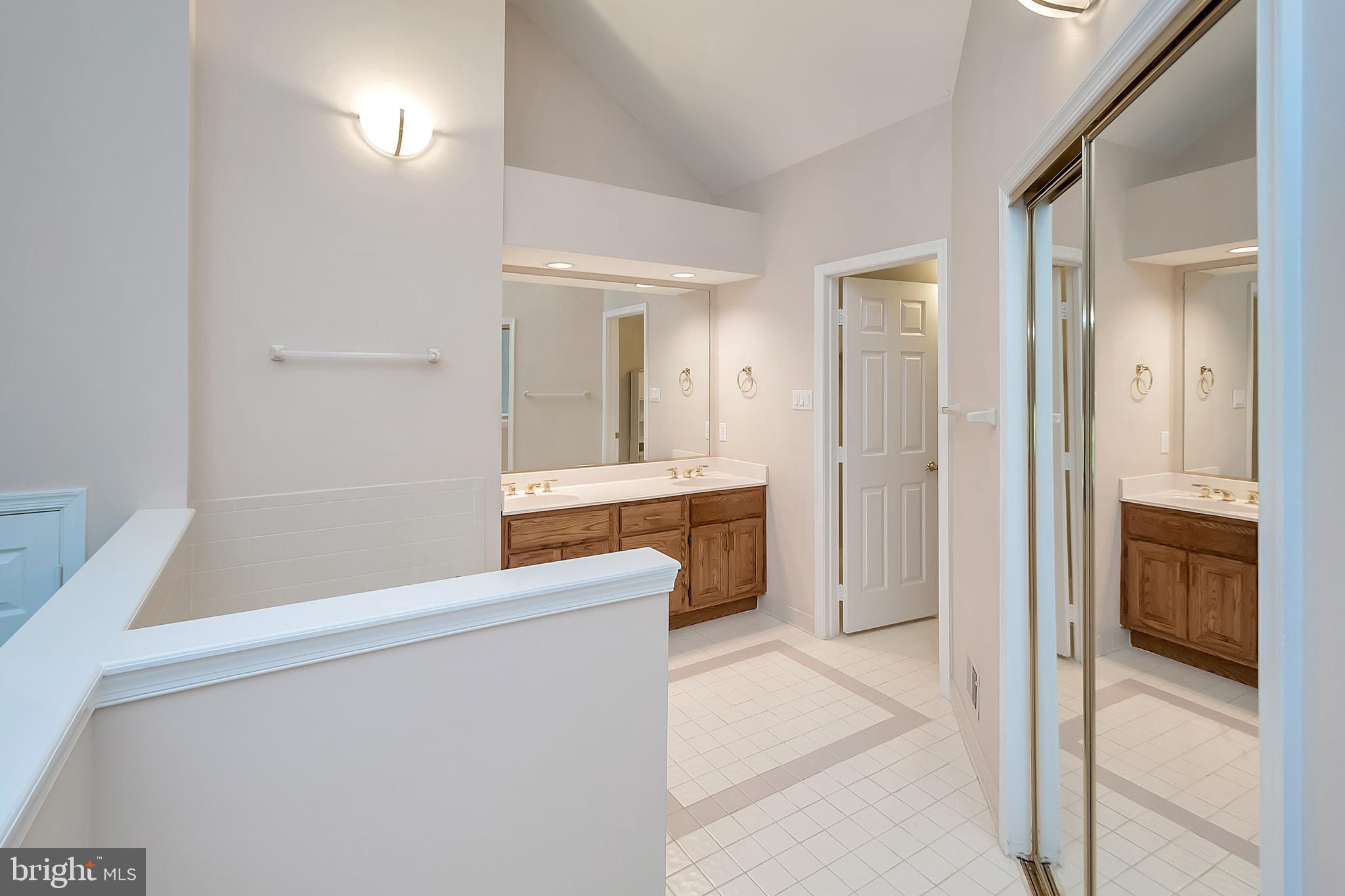 LENOX PLACE AT SUNNYSIDE - Residential