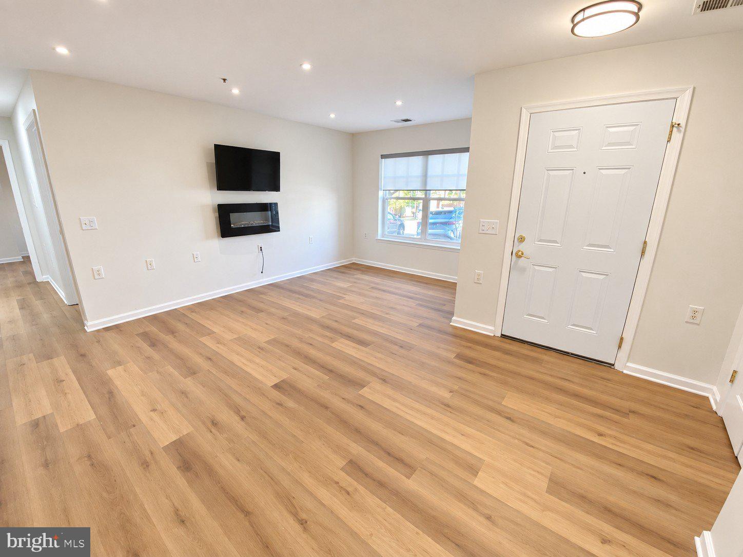 4950 CALL PLACE SE E1