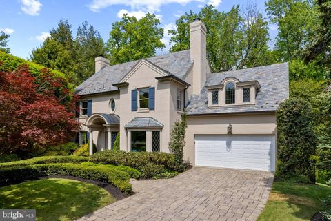 Photo of 12 FARMINGTON CT, CHEVY CHASE, MD 20815 (MLS # MDMC2090702)