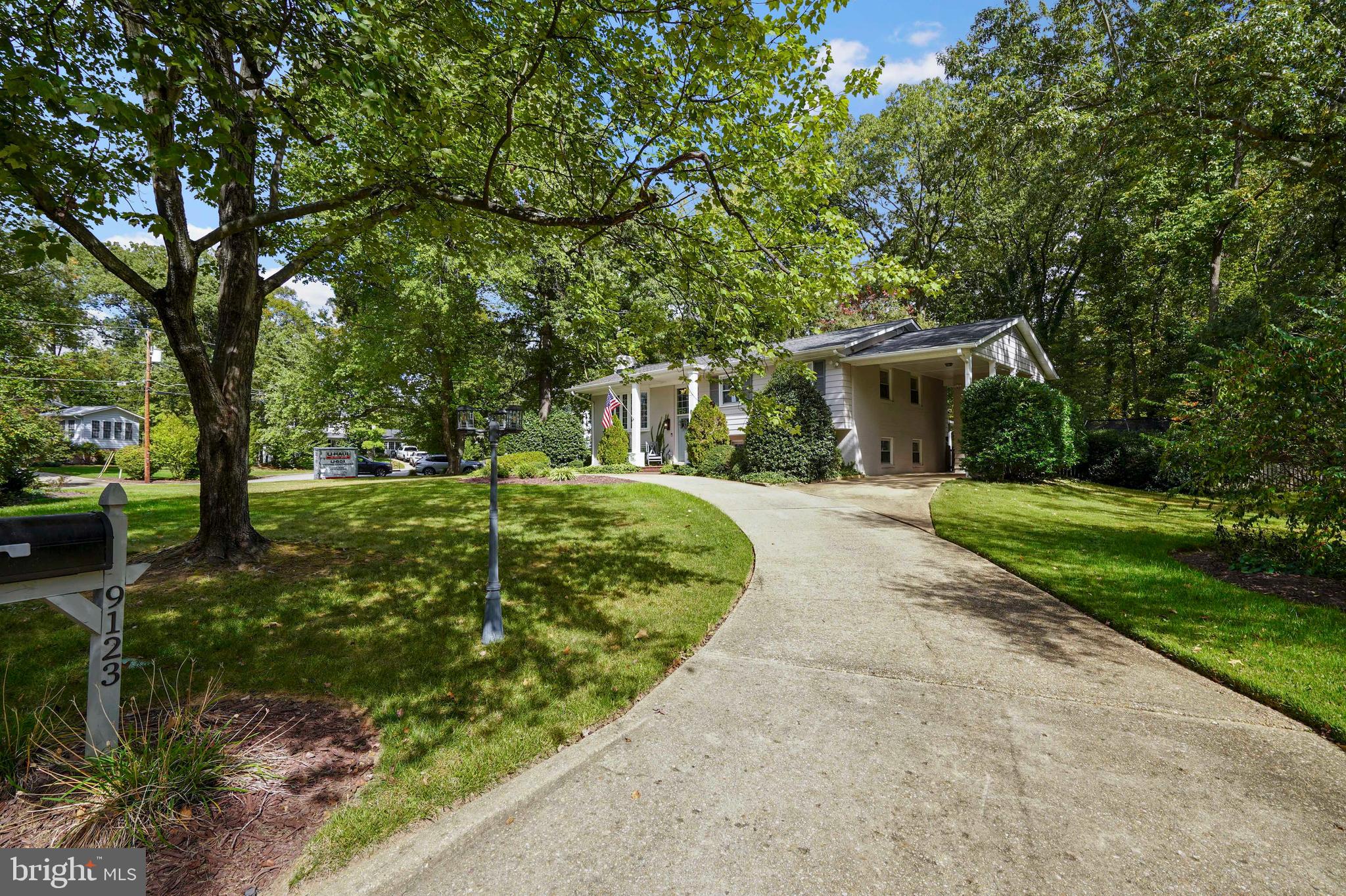 9123 CHERRYTREE DRIVE