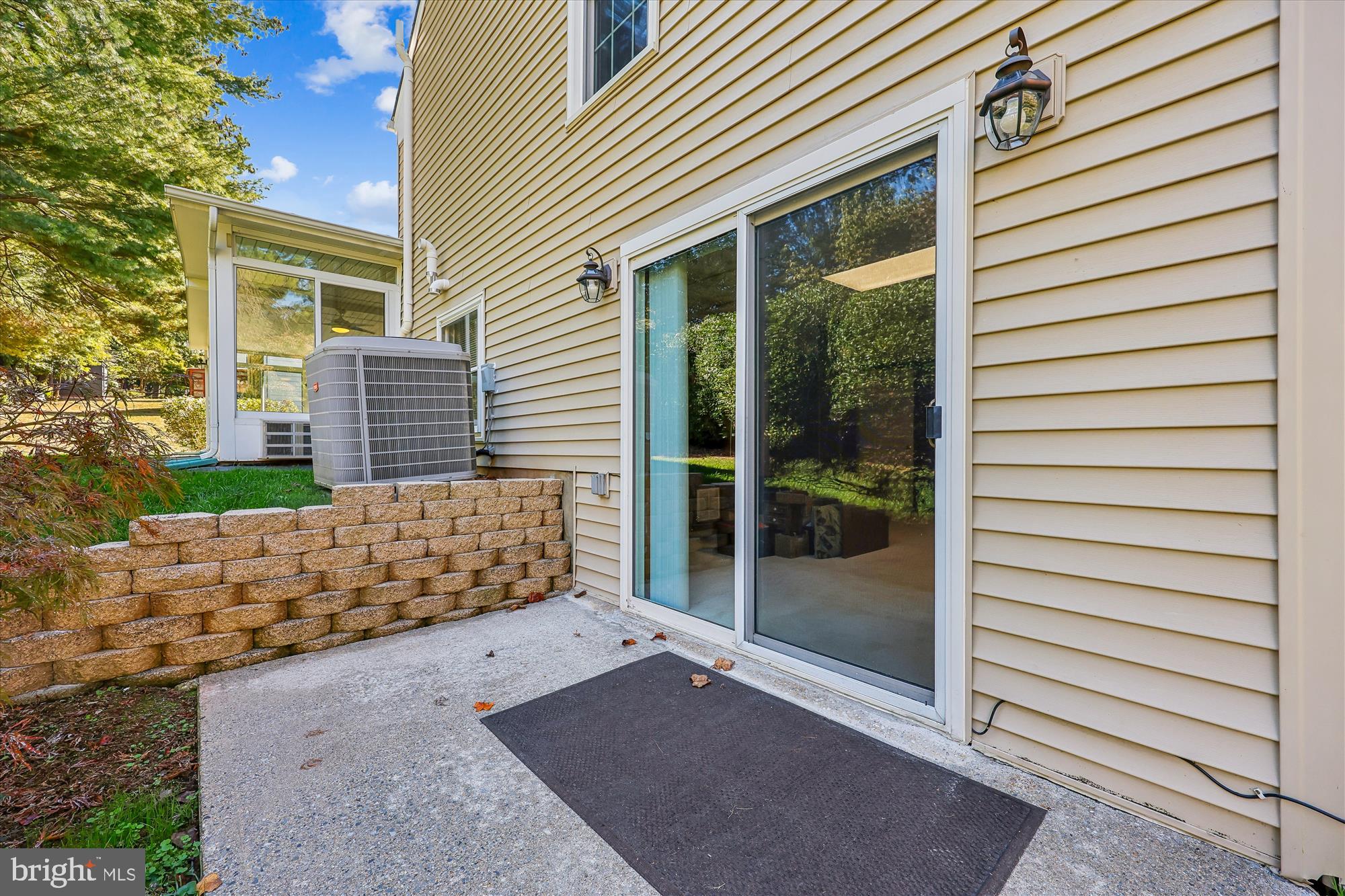 POTOMAC COMMONS - Residential