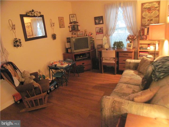 NESHAMINY VALLEY - Residential